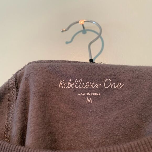 Rebellious One Size Medium Charcoal Sweatshirt Yin Yang - Picture 2 of 3